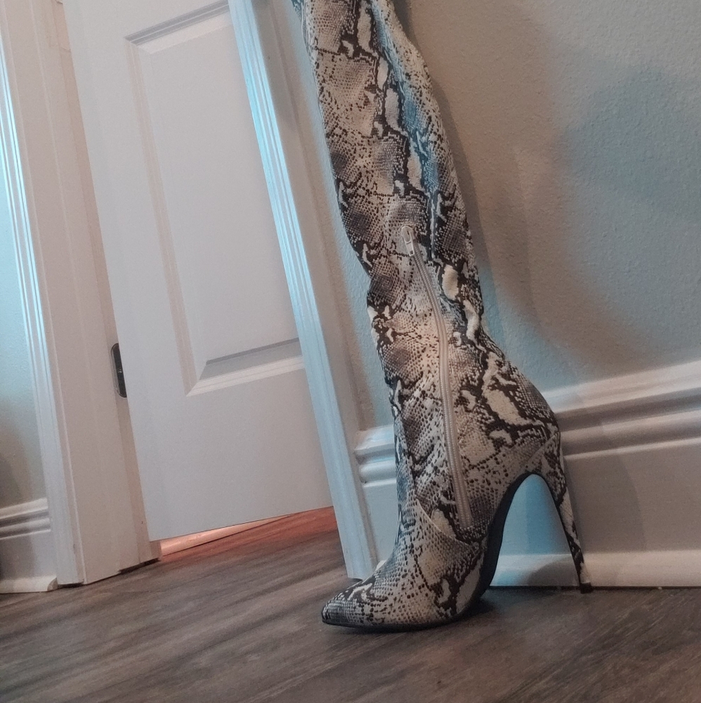 Steve madden's - Picture 3 of 12